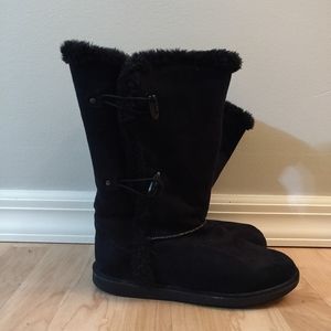 Worn black airwalk boots